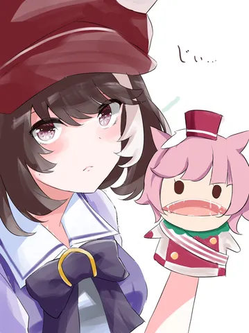 帽子の影と微笑み