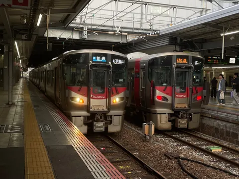 夕方の駅