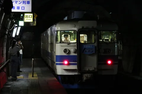 地下の汽笛が聞こえそう