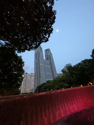 都会の夜空と光の叙景