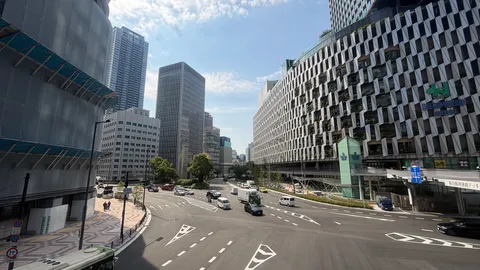 高層ビルと都市の鼓動