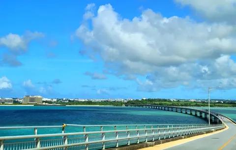 海を渡る未来への一本道