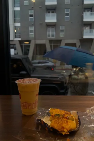 雨の日のカフェタイム