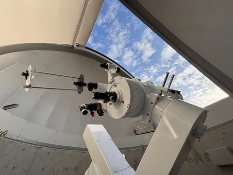 未知への扉、開く宇宙観測ドーム