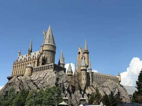 空へそびえる城の夏
