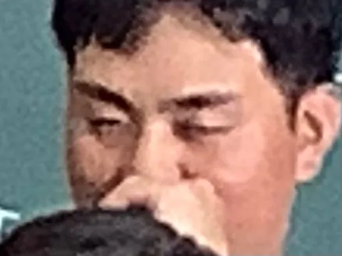 瞼に触れる静かな瞬間