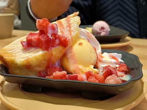 とろける苺とクリームの誘惑