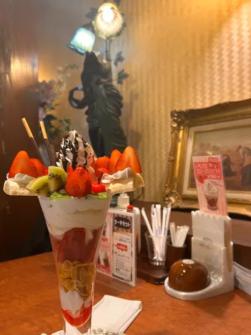 夢見るフルーツパフェ