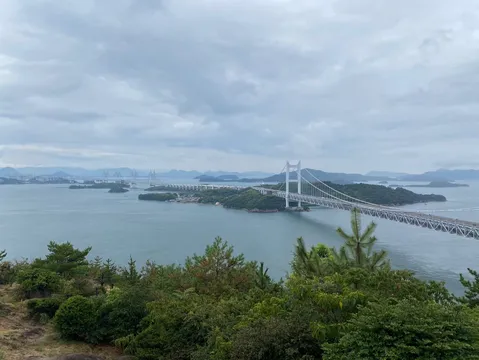 潮風と橋の織る風景