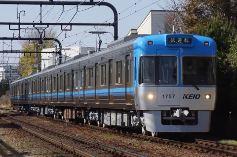 試運転の青いKEIO電車