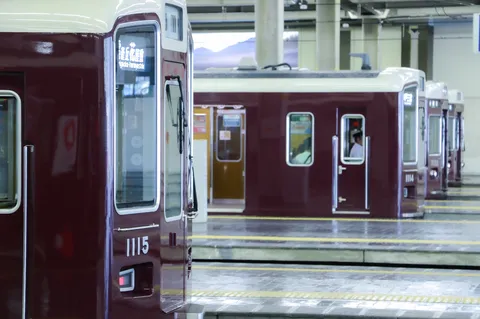 電車、電車、また電車