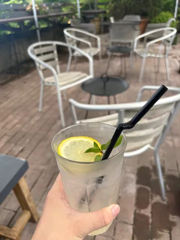 夏の午後の、しゅわしゅわレモネード