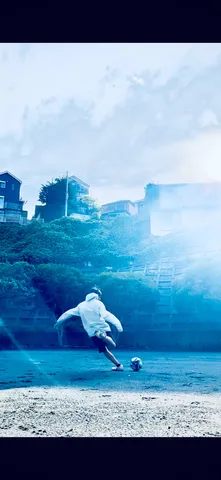光の中で躍動