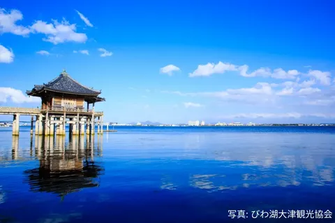 湖上の楼閣、この美しさ反則でしょ？