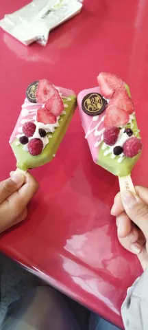 華やかポップな彩りアイス