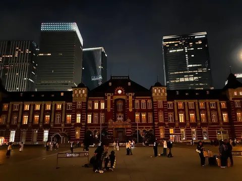 歴史と未来が交差する夜景