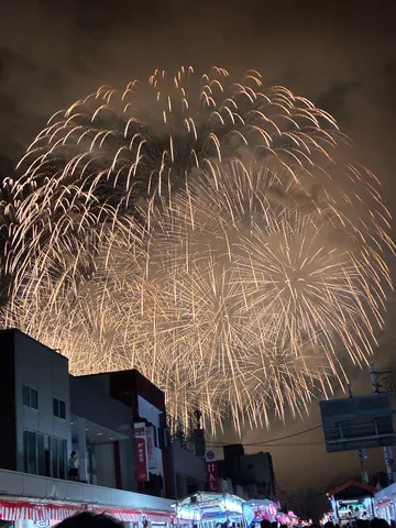 夜空を彩る光のカーテン