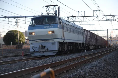 鉄路を駆ける青い巨星