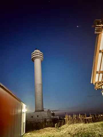 星空にそびえるタワー