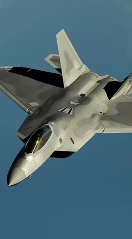 空を舞う最新鋭戦闘機