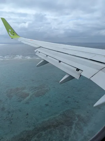 沖縄につく前の飛行機