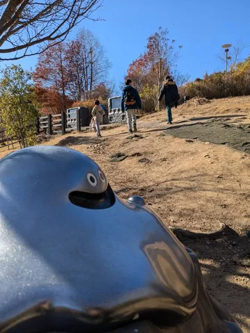 滑り台？と公園散歩