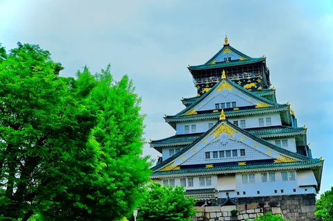 翠の風、天守を渡る