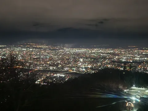 夜景の起伏が美しい