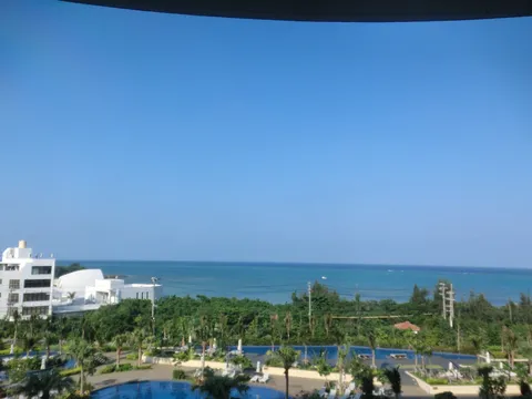 青い空と海、リゾートの休息