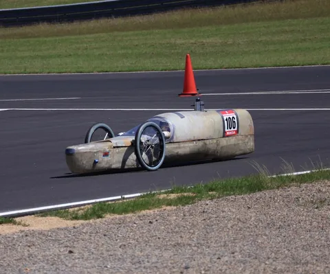 未来へ向かう、エコなレーシングカー