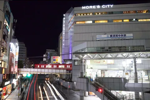 夜の街を彩る光の軌跡