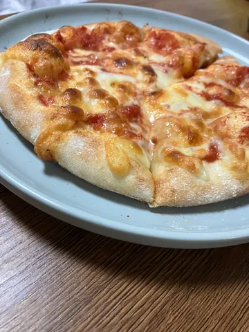 焼き色が語るピザの余韻