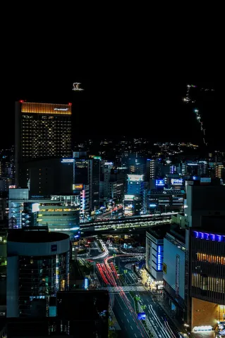 夜の街が光り出す瞬間