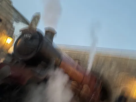 走り去る蒸気機関車