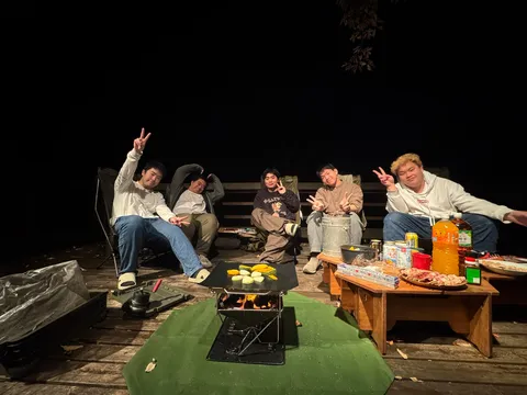 夜の焚き火と語らい