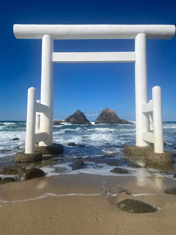 潮風と白い鳥居の記録