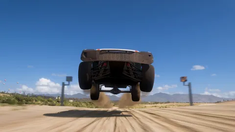砂塵舞う、空飛ぶオフロードカー