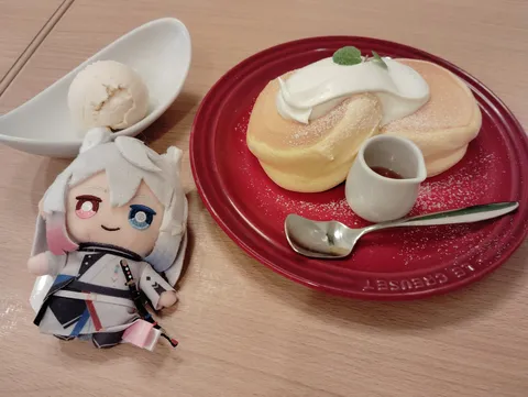 ふわしゅわパンケーキと小さな相棒
