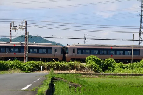 田園風景を駆ける、列車の旅