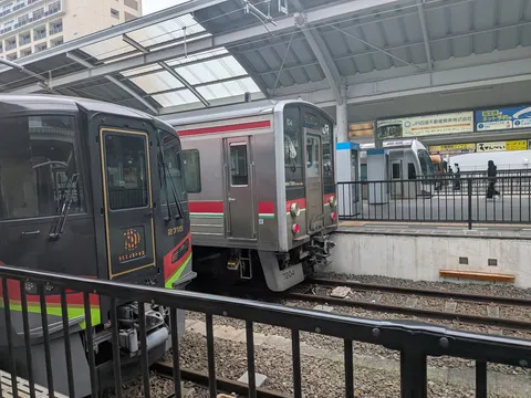 ホームに佇む鉄路の息吹