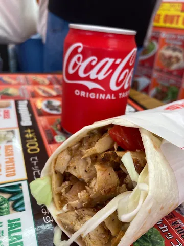 午後の軽食、コーラと共に