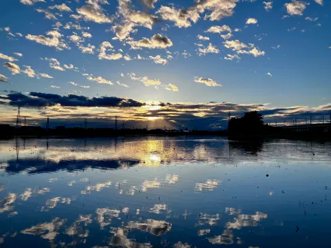 夕景の鏡面ショー