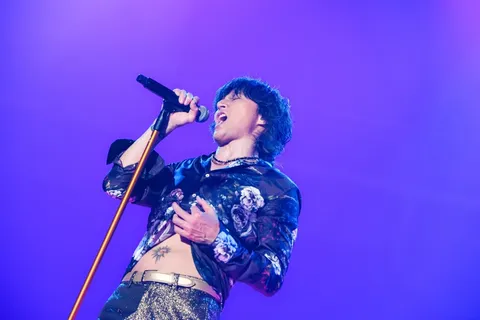 ステージに響く情熱の歌声