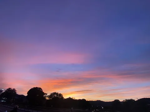 空と山のマジックアワー