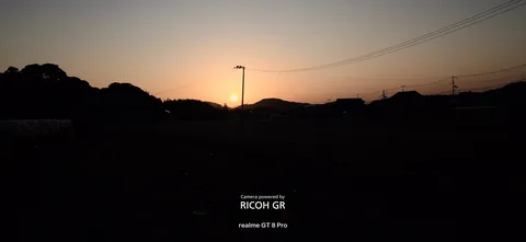 夕暮れの静かな列線