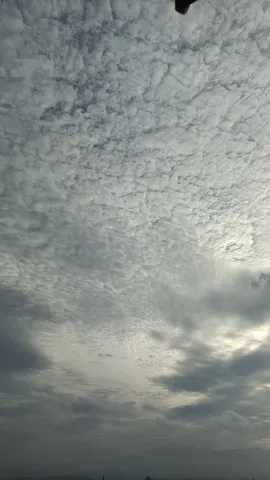雲が織りなす空のキャンバス