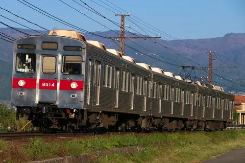ローカル線の風情、8514号車
