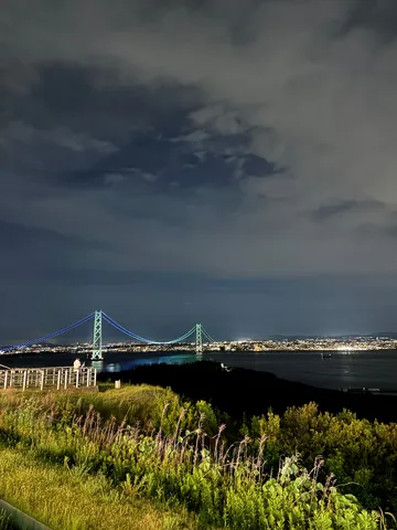 夜景と橋のコントラスト