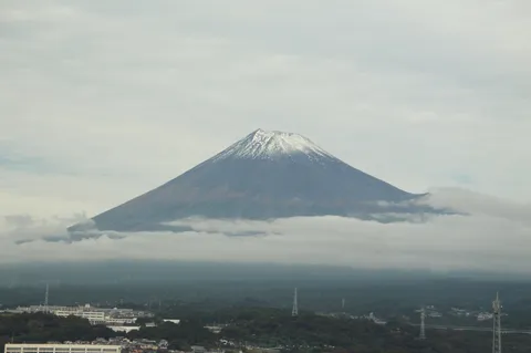 雲海に浮かぶ富士山