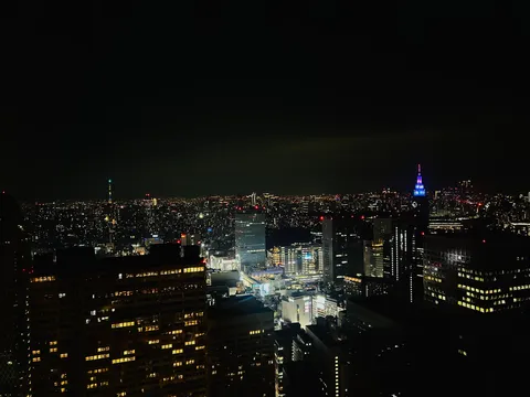 眠らない街の灯り